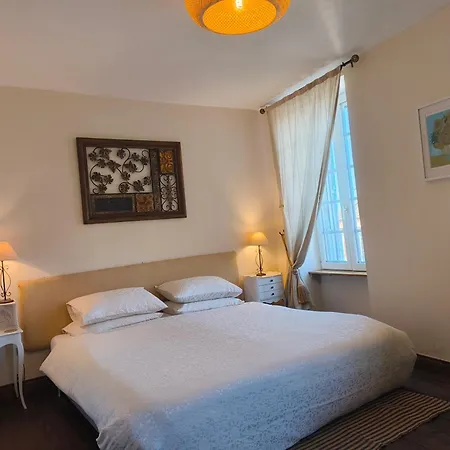 - Numero Cinq Bed and Breakfast Domfront (Orne)
