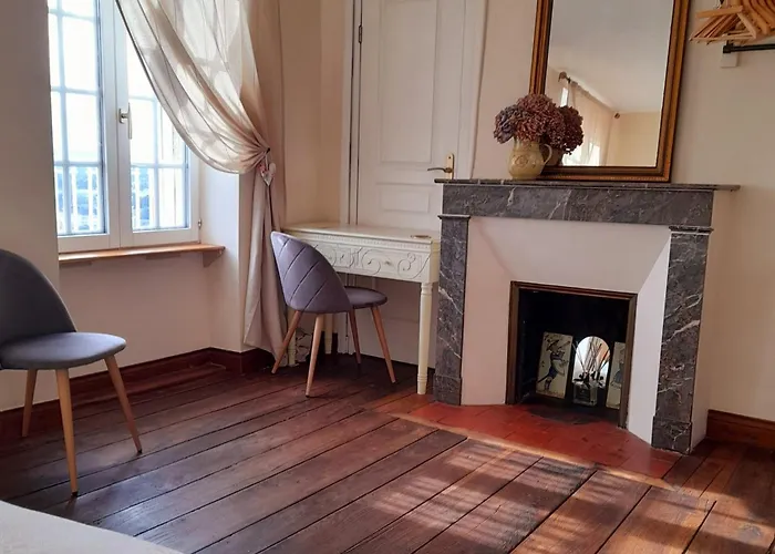 - Numero Cinq Bed & Breakfast 3*