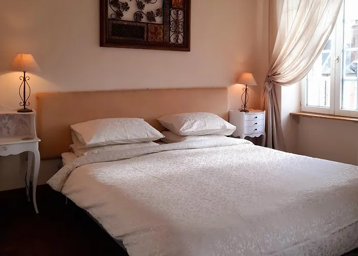 Bed & Breakfast - Numero Cinq 3*