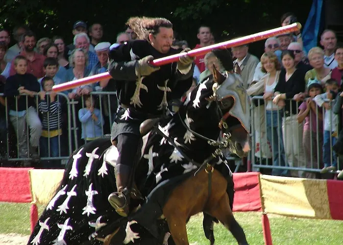 - Numero Cinq Bed & Breakfast 3*